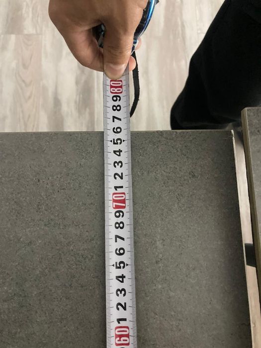 стол в отличном  состояния