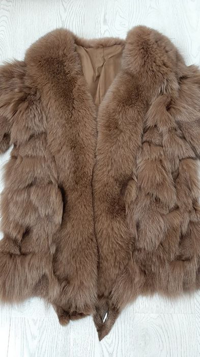 Натуральная шуба из меха лисы