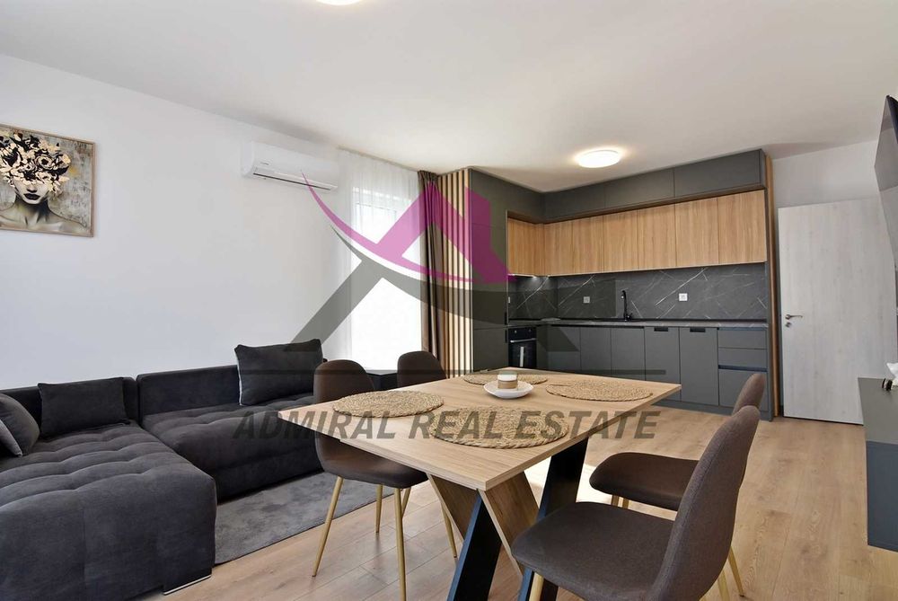 Продава се Тристаен апартамент в Варна, Възраждане 3 - 80 кв.м за 988 €/кв.м - Снимка #2