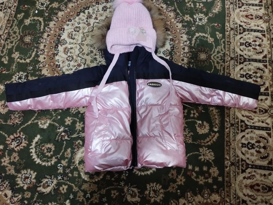 Продам Детский куртка и шапка