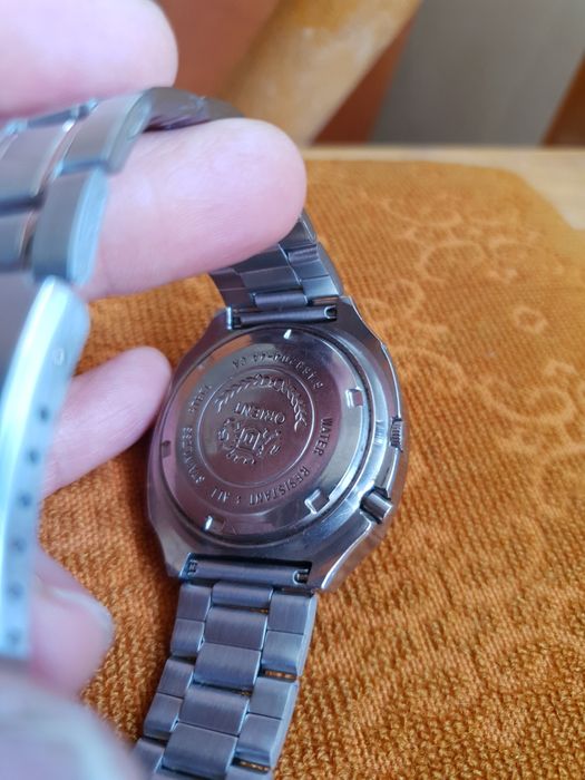 Часовник Ориент с гаранция