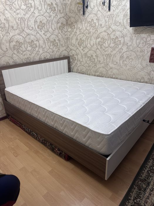 Спальный кровать