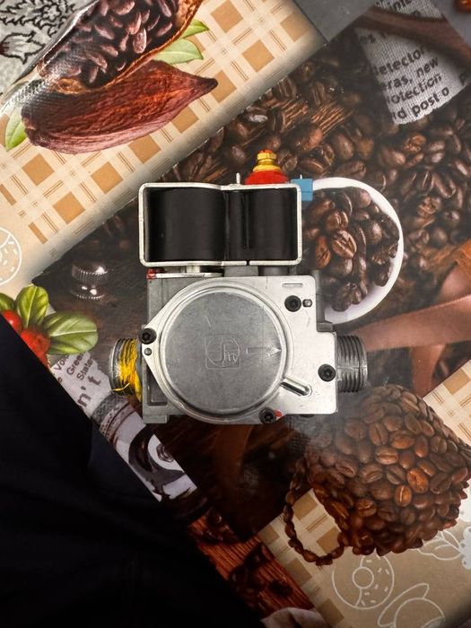 Газовый клапан для двухконтырный аристонов