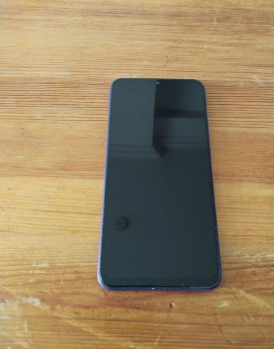 Продам Редми 9 3/32гб имеет краси