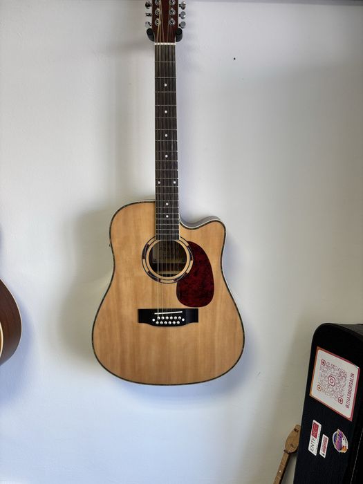 Гитара 12 струнная