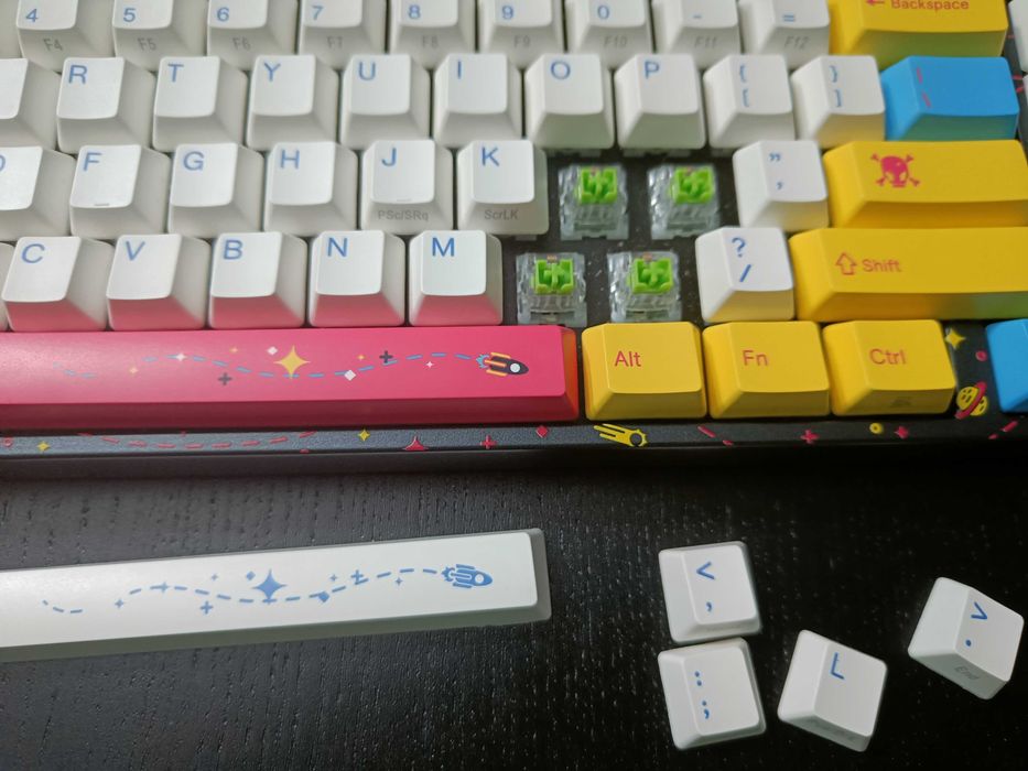 Tastatură Varmilo Flare Star – EC Ivy Clicky, Art Case, PBT