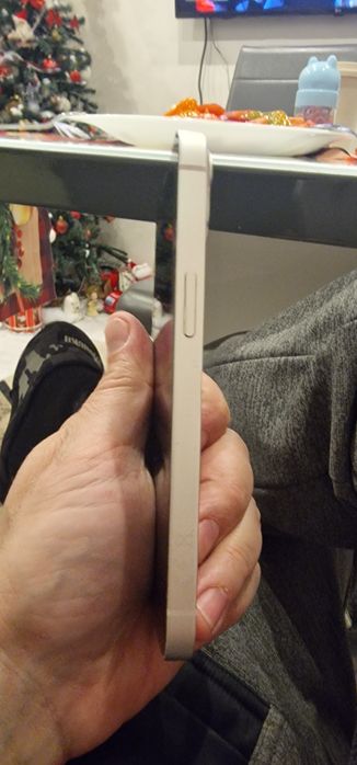 Телефон Iphone 13