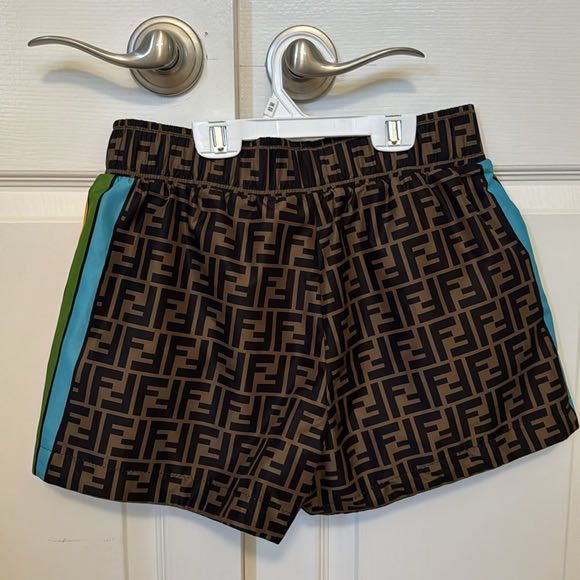 Fendi къси панталони