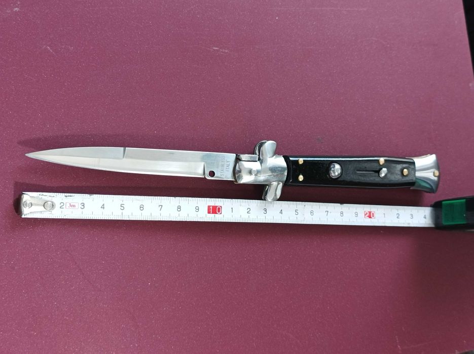 Cutit, stilet cu buton Italia