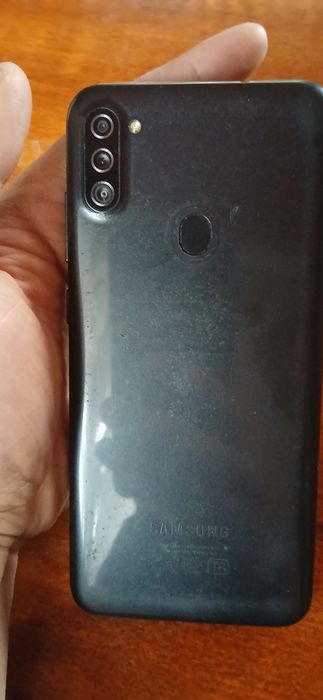 Samsung Galaxy A11
Holati yaxshi 
IMEI toza uzbekiston
Qirilgan chizil