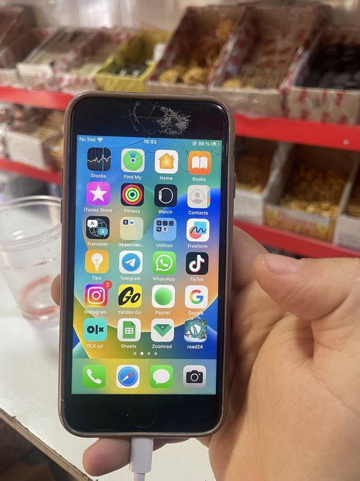 Iphone 8 sim karta tushmaydi