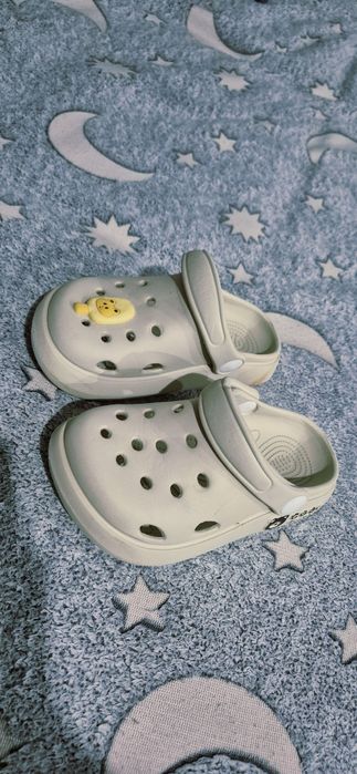 Отдам даром вещи, обувь.