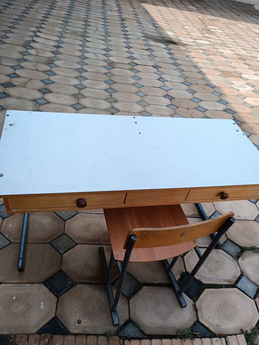 Продаётся парта стол