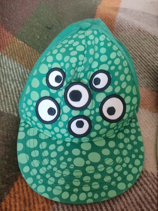 Шапки с козирка 4 броя