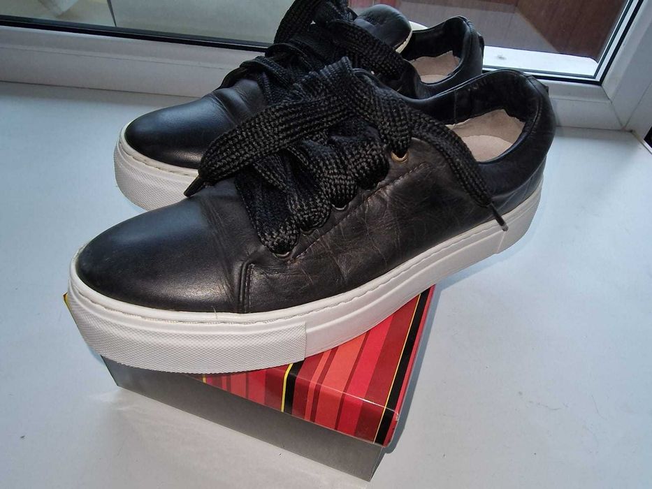 Продам мокасины ,натуральная кожа.