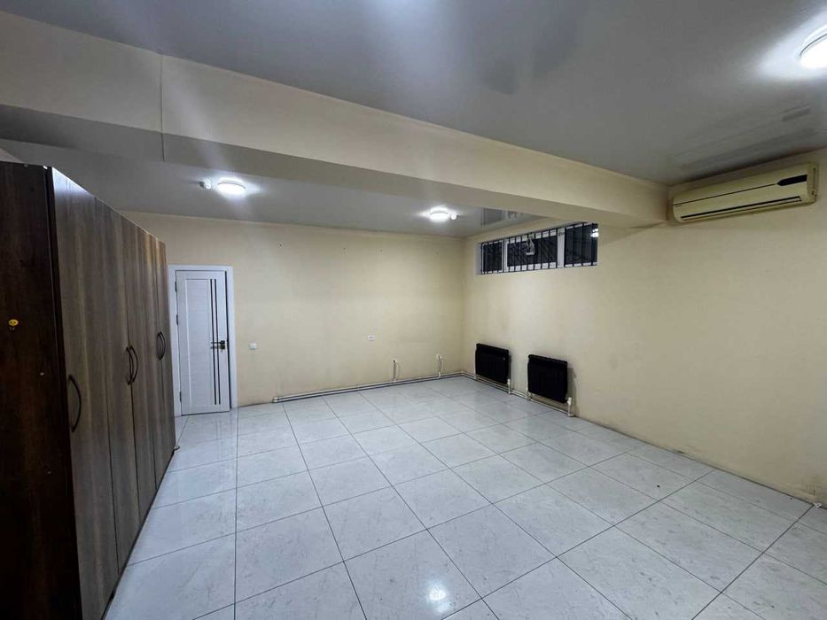 Мирабад.район. Сдам в аренду комплекс : офис 100 кв.м и склад 450 кв.м