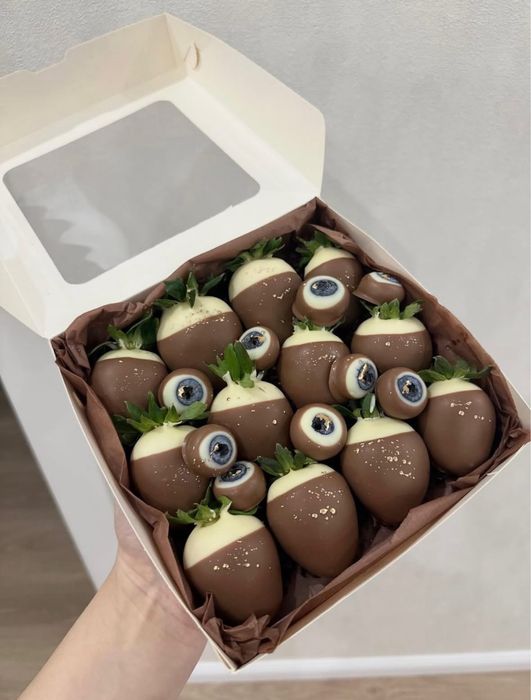 Клубника в шоколаде Астана