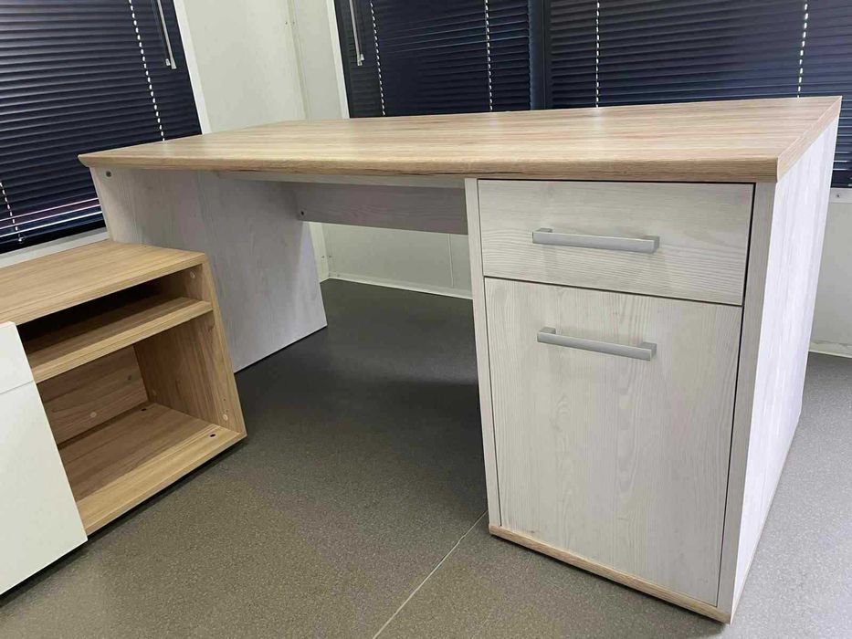 Бюро и шкафче комплект 590 лв