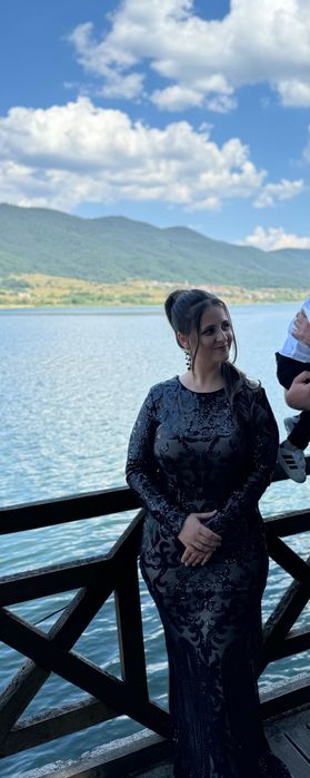 Официална рокля с пайети