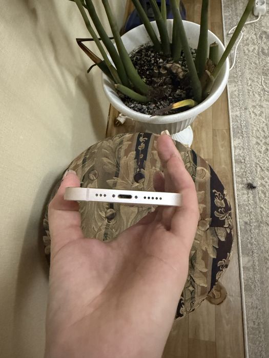 Продам айфон 13 в идельном состоянии