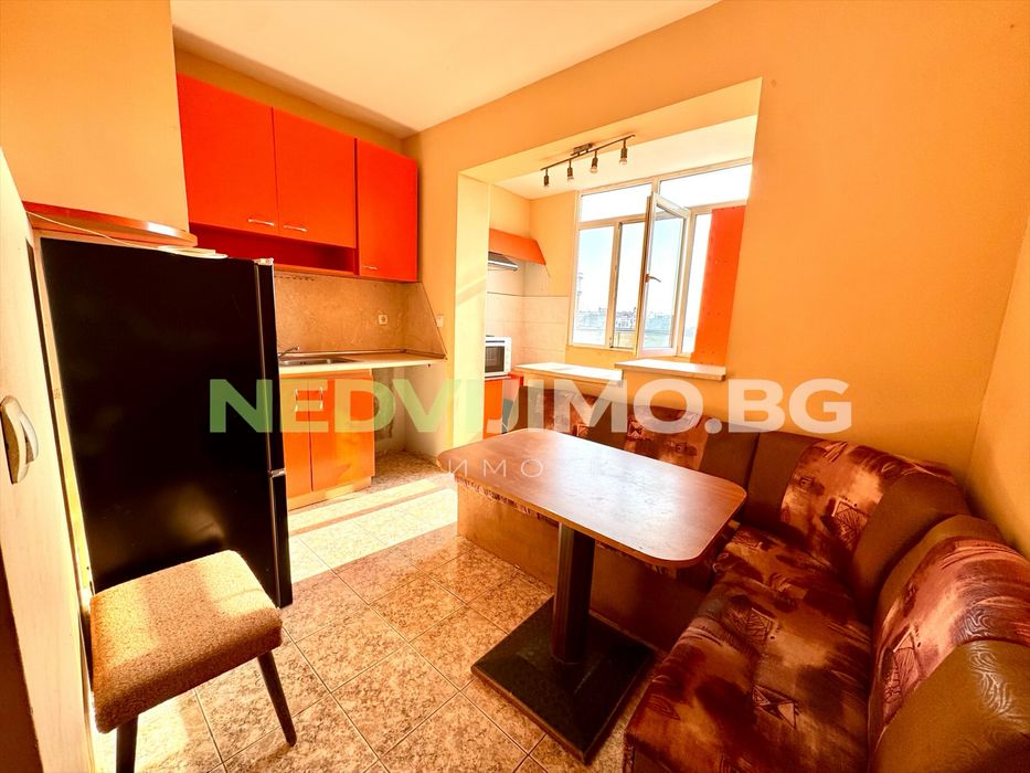 Двустаен апартамент за продажба в Левски 1