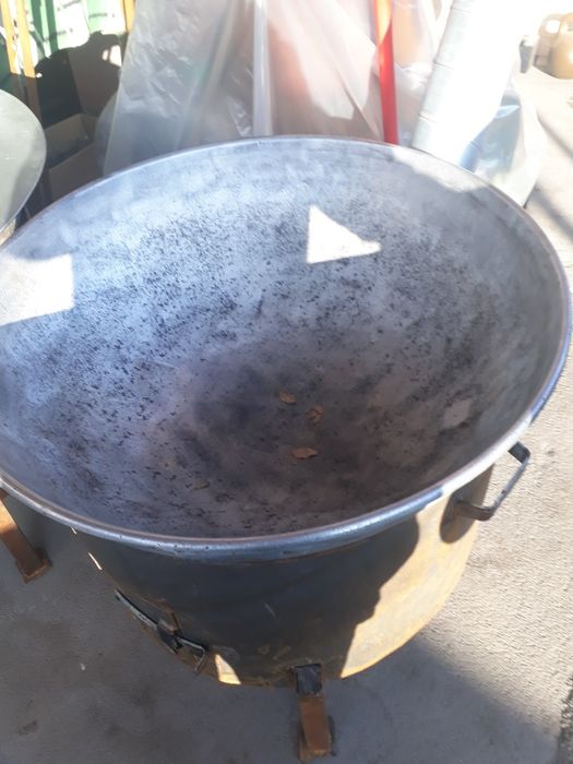 Продам.казаны.с.печкой