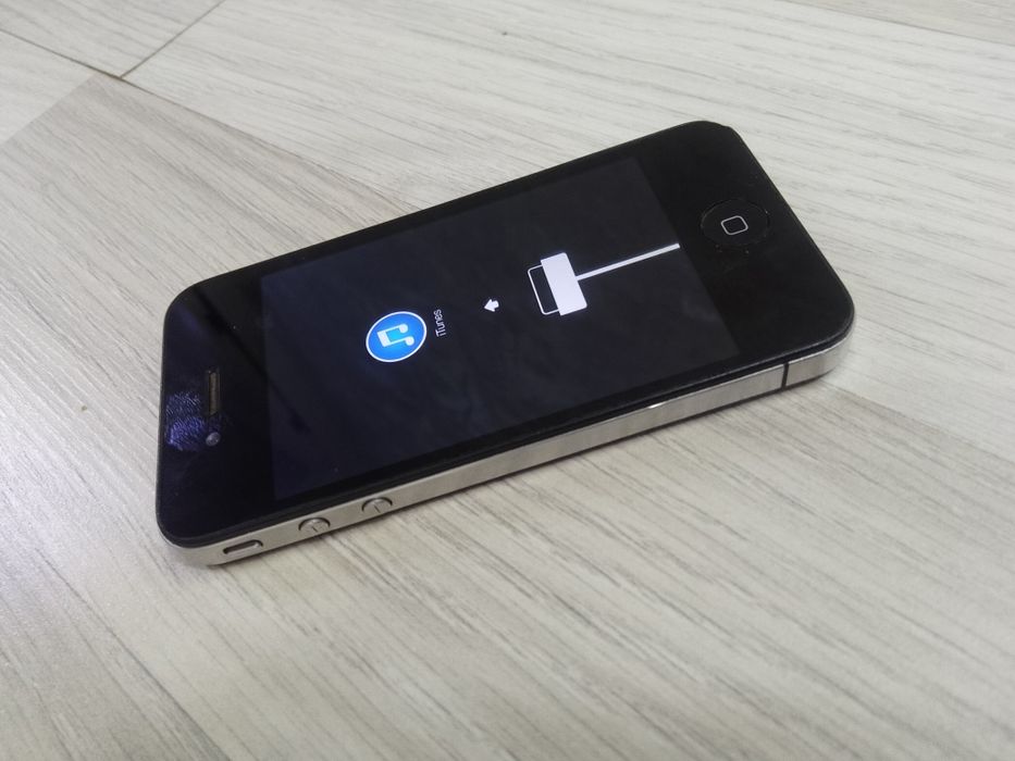 iPhone 4 iTunes korsatvotti