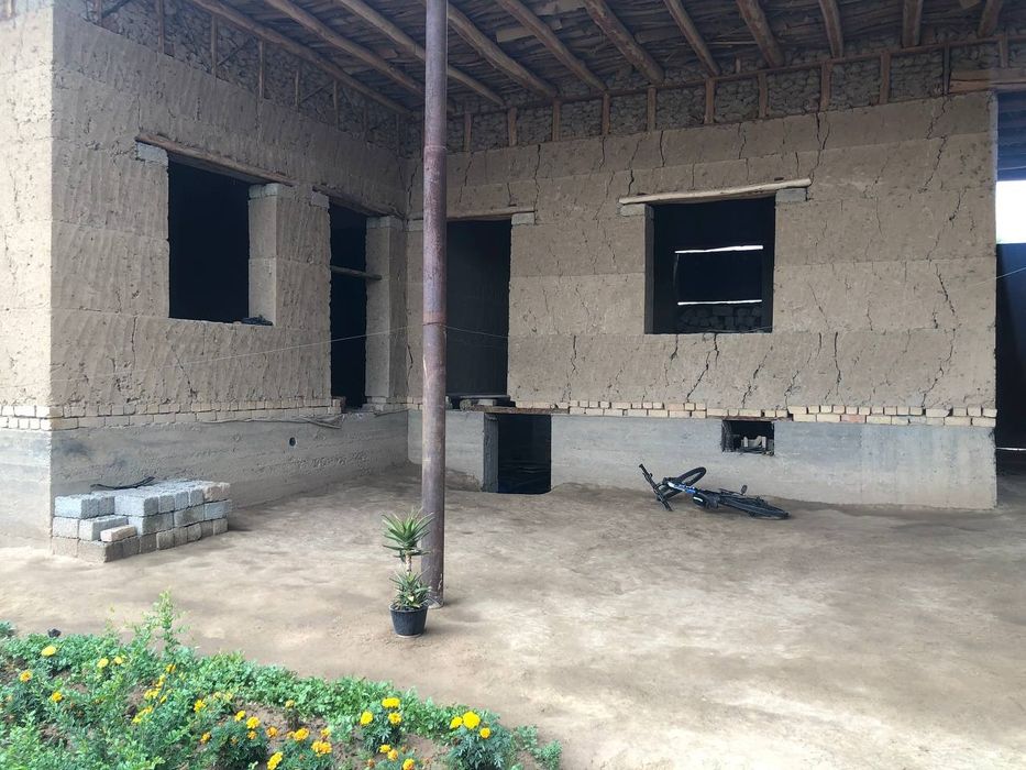 Uy sotiladi  Nazarbeda