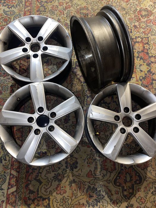 Продам литые диски на 15