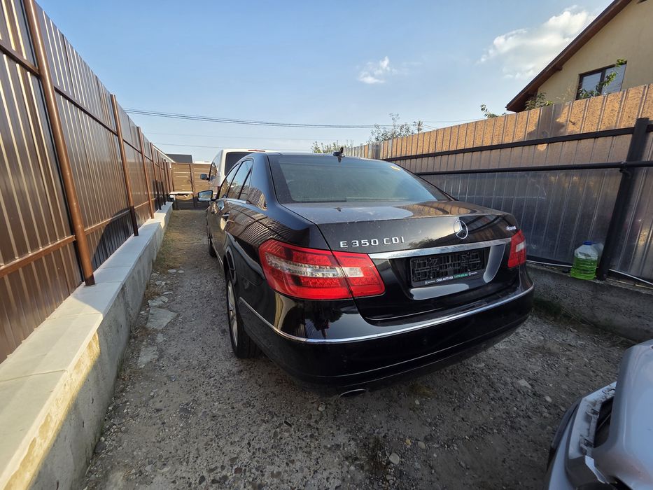 Dezmembrez Mercedes W212 E350 cdi 4Matic