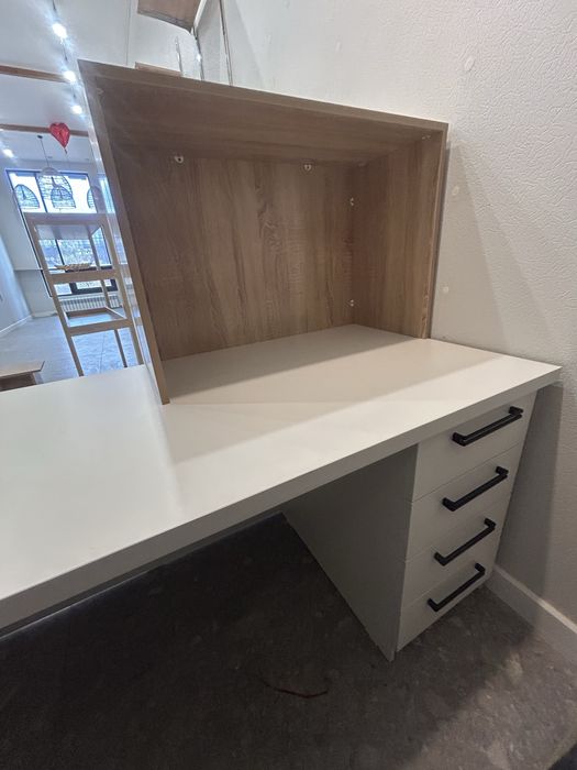 Продается стол ресепшн