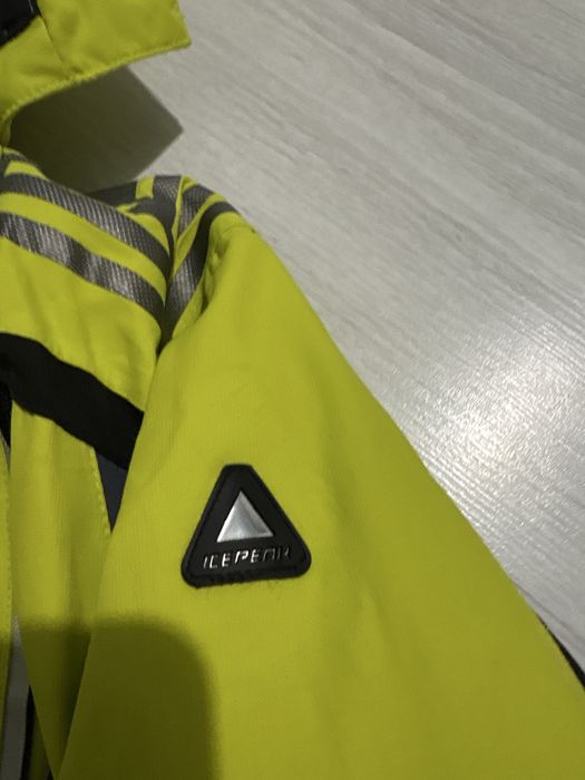 Geaca Icepeak ne purtata