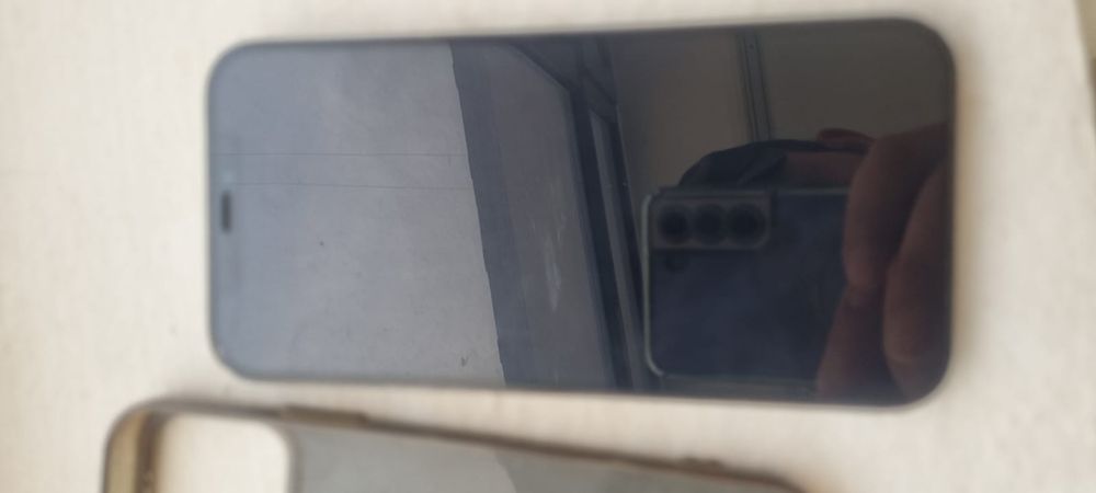 Айфон.    12 про