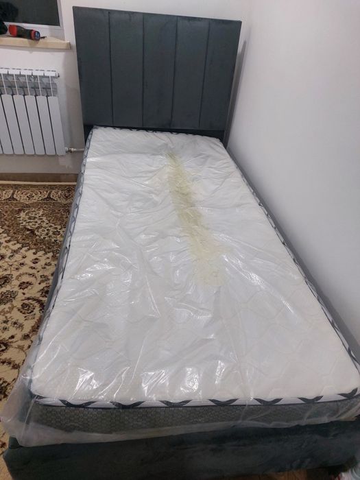 Продам односпальную кровать