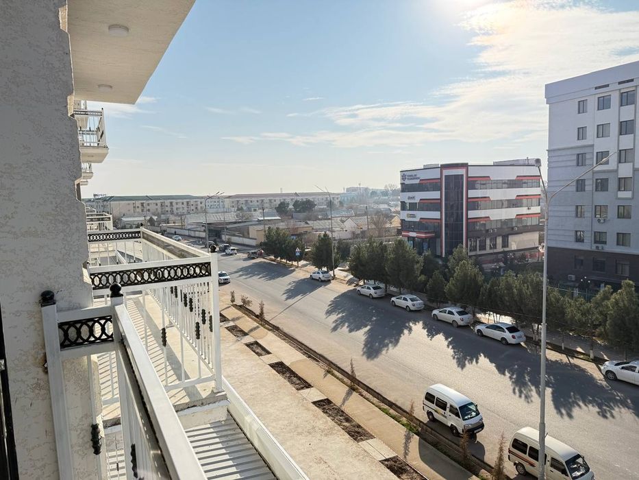 Dom sotiladi 4 etaj 3 xonali 89 kv metr