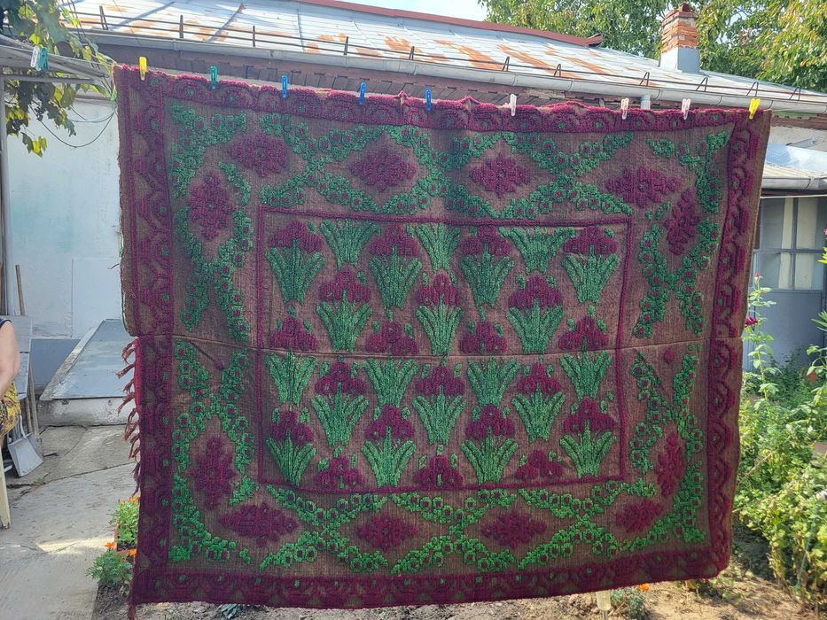 Vând macate noi, țesute manual din lână 100%; 2 buc.500 lei