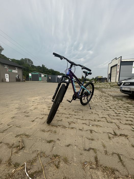 Vand bicicleta fulger in stare foarte buna de utilizare