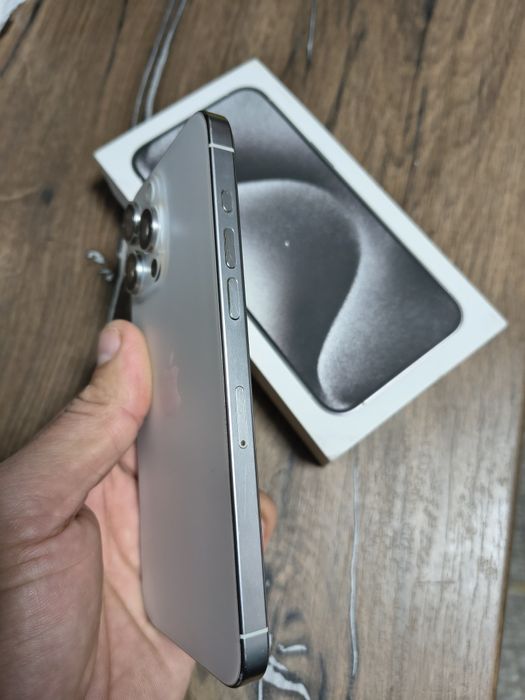 iPhone  15 pro max baterie 87