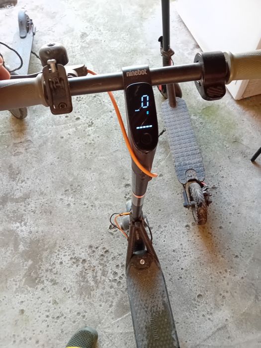 Vând trotineta electrica ninebot