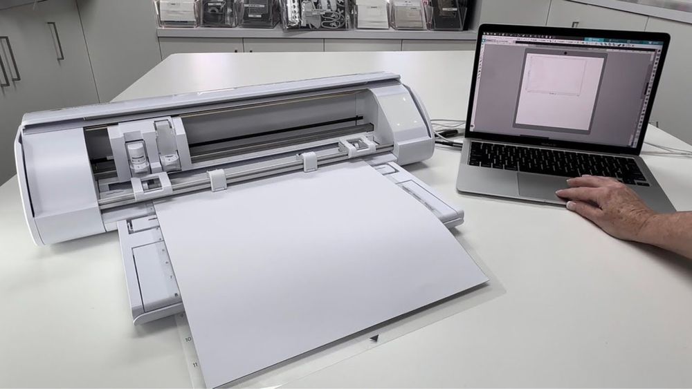 Продаю режущий плоттер Silhouette CAMEO 5