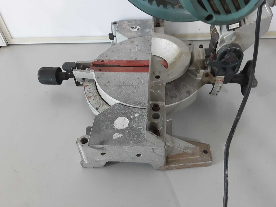 Циркуляр пендула - Erbauer 1800W / 254mm