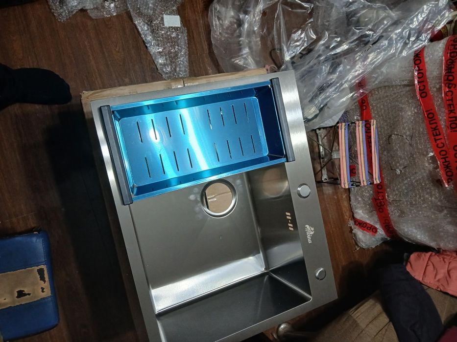 Кухонная мойка новая