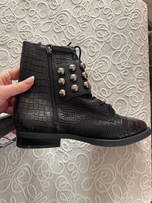 Schutz боти  нови с капси