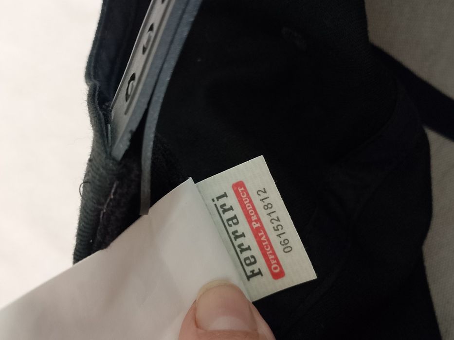 Șepci originale Ferrari ca noi