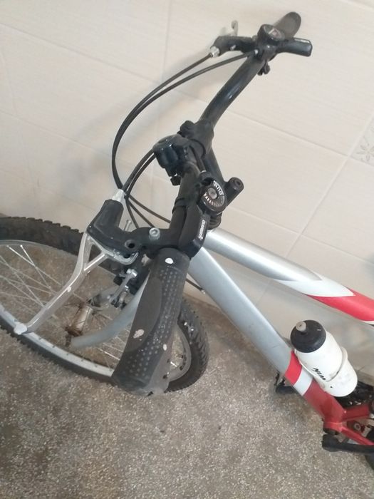 Vand bicicleta. Perfectă.