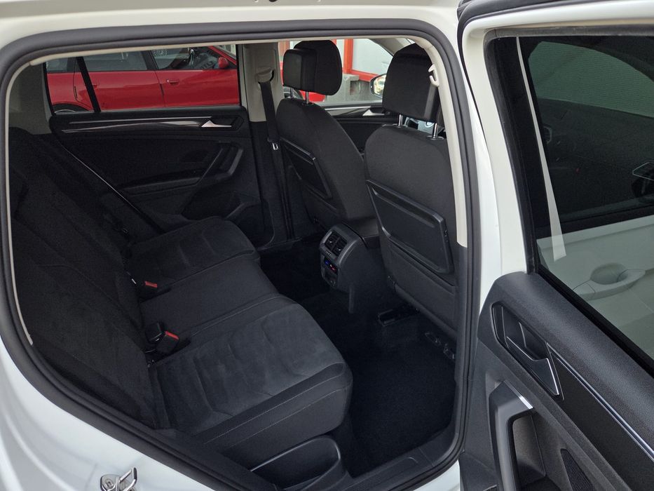 Vw Tiguan 2.0 Diesel / R-Line  / Automată/ Faruri Matrix / Stopuri Led / Distronic ACC / Line-Side Assist / Camera /Head-Up Display / Euro 6 / 2019.04