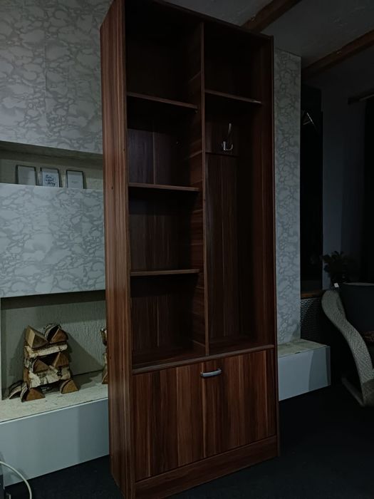 Продам шкаф в прихожую