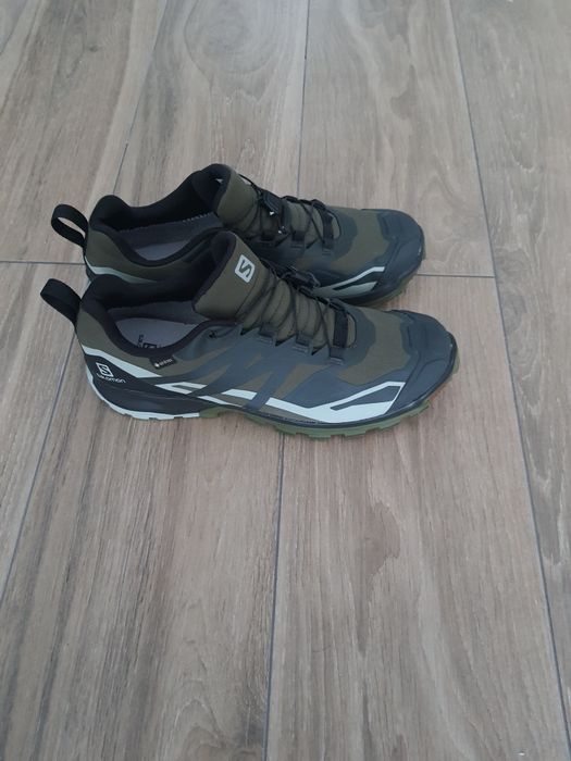 Salomon Goretex 44