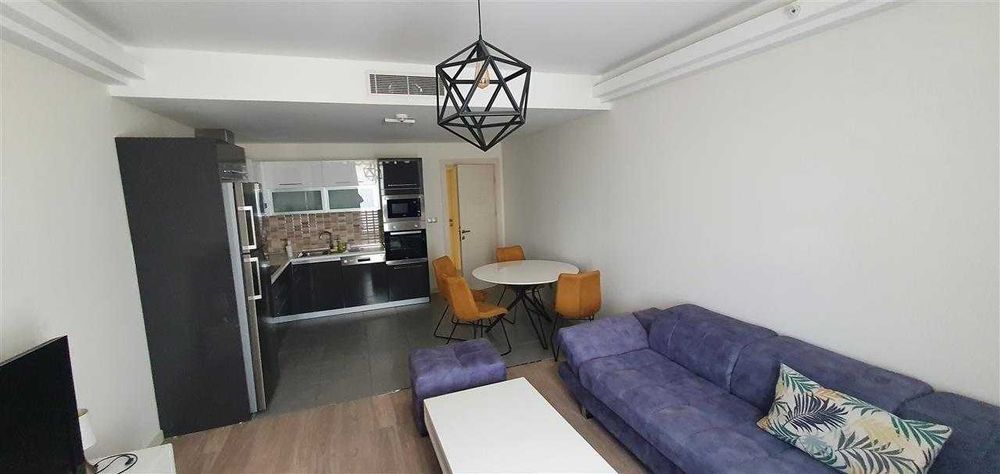 Дава се под наем Тристаен апартамент в Бургас, Славейков - 86 кв.м за 255 € - Снимка #1