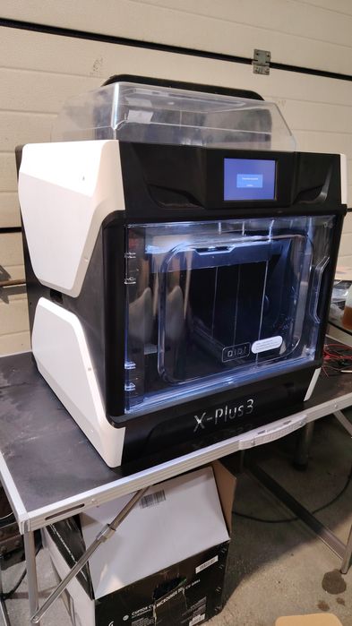 QIDI X-Plus 3 aproape nouă – stare impecabilă, funcționează perfect!